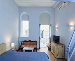 Lila Guesthouse Quadruple Blue 2