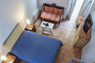 Lila Guesthouse Quadruple Blue 3