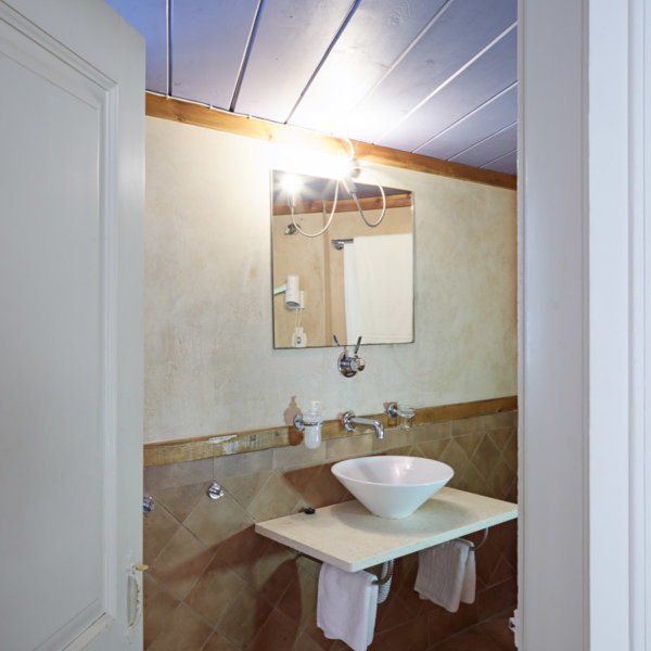 Lila Guesthouse Quadruple Blue 7