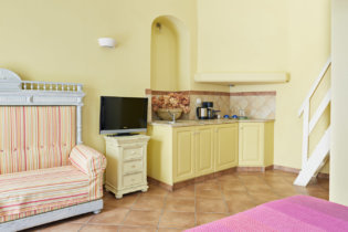 Lila Guesthouse Quadruple Yellow 2
